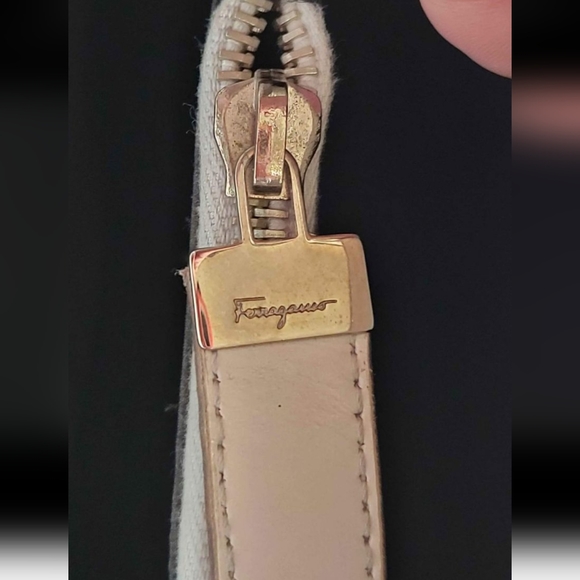 Salvatore Ferragamo Gancini embossed leather handbag - Picture 6 of 8